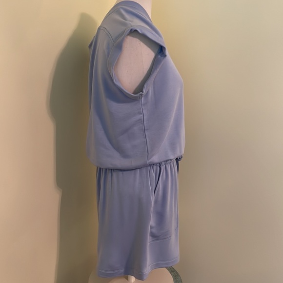 NEW Lou & Grey Signaturesoft V-Neck Romper in Pensive Blue - Picture 3 of 5
